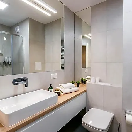 Q17 Rynek Apartment *